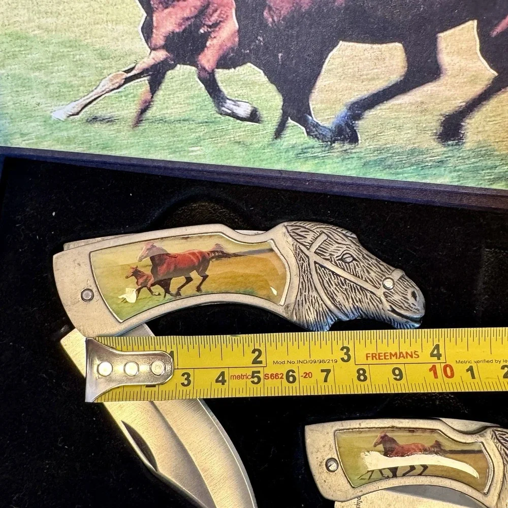 Vintage Western‎ Horse Themed Collector Knife Set w/ Case